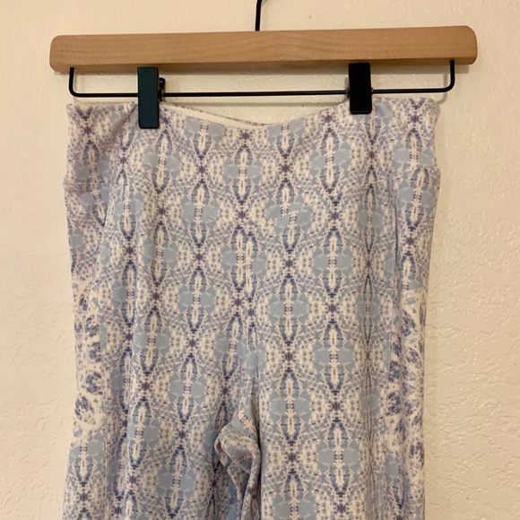 Wolven Brand Flare Leggings | Aquarius | Size M - Picture 7 of 11